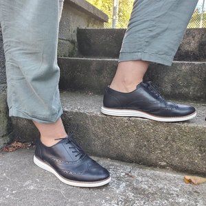 COLE HAAN Original Grand Wingtip Oxford